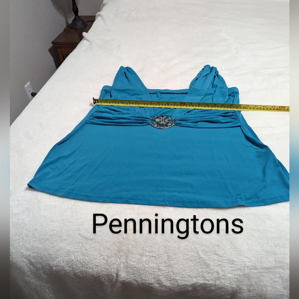 3/$30.  Penningtons pullover shirt. Size 1x.